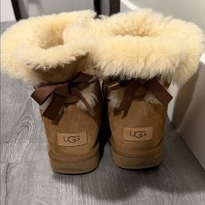 UGG Tan Boots with Shearling and Bows